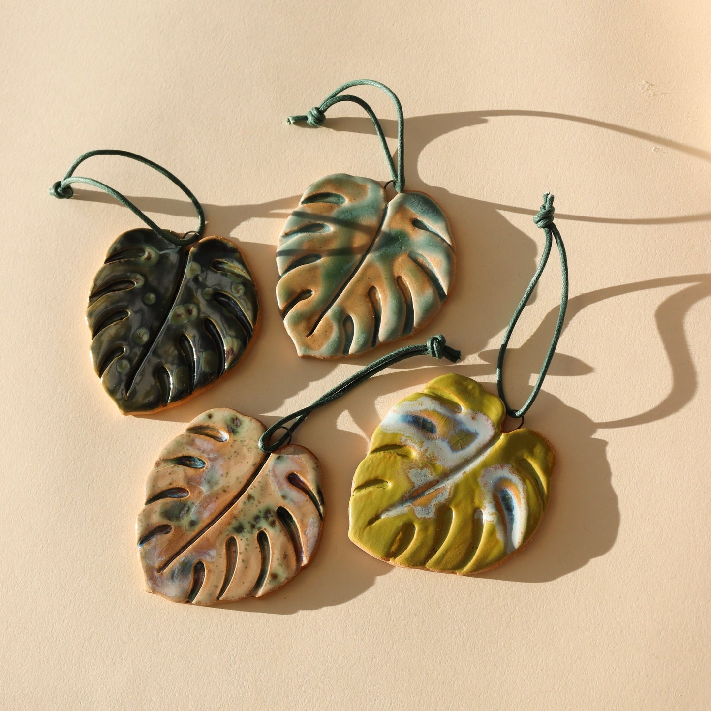 Monstera Ornament - Curious Clay
