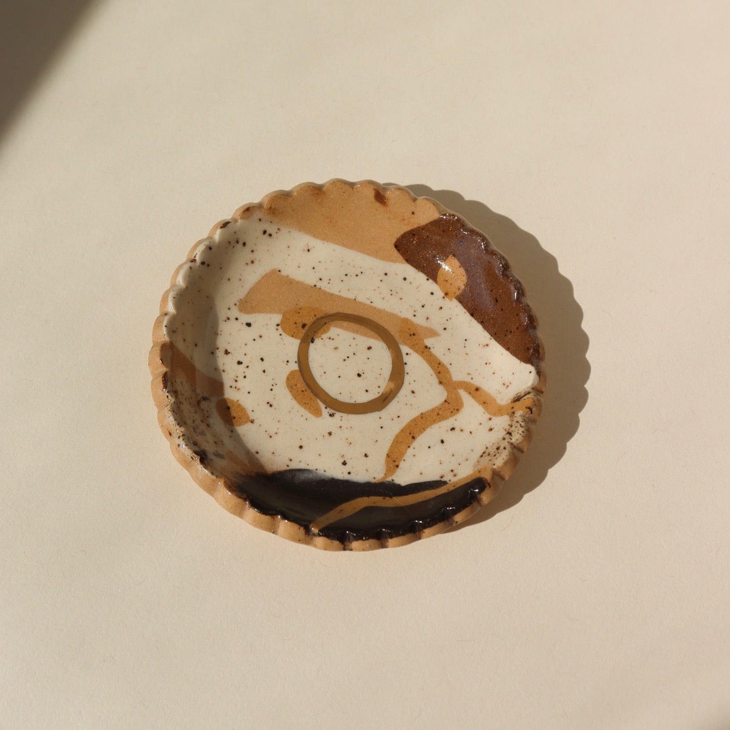 Textured/Scalloped Edge Ring Dish