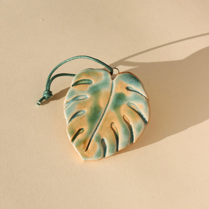Monstera Ornament - Curious Clay