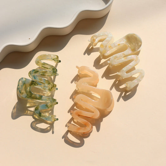Large Squiggle Hair Claw Clip